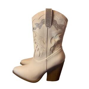 Qupid  White Cowboy Boots, women's